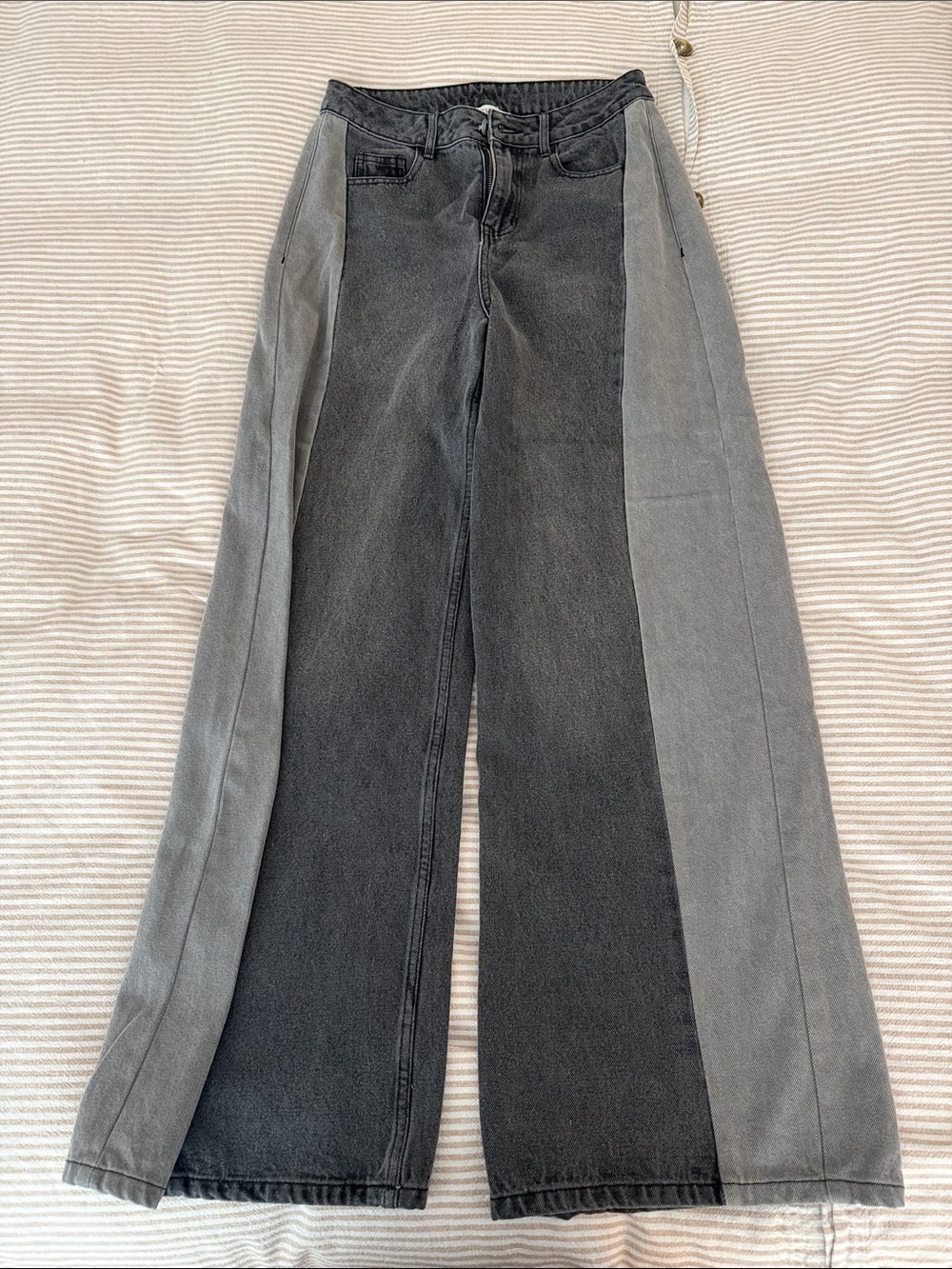vestique Two-Tone Gray Wide-Leg Panel Jeans